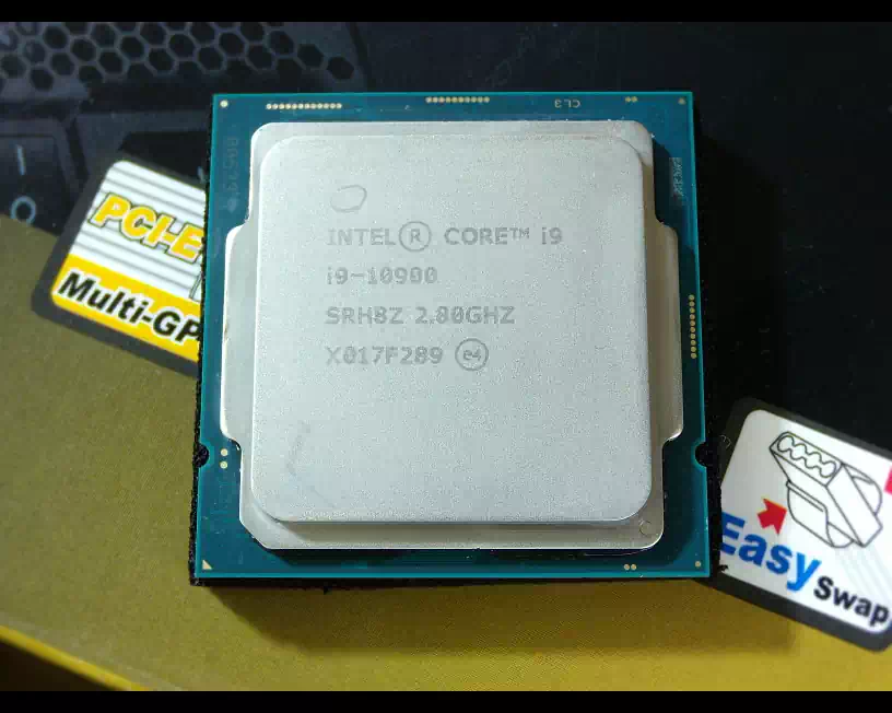 Intel Core i9-10900の写真