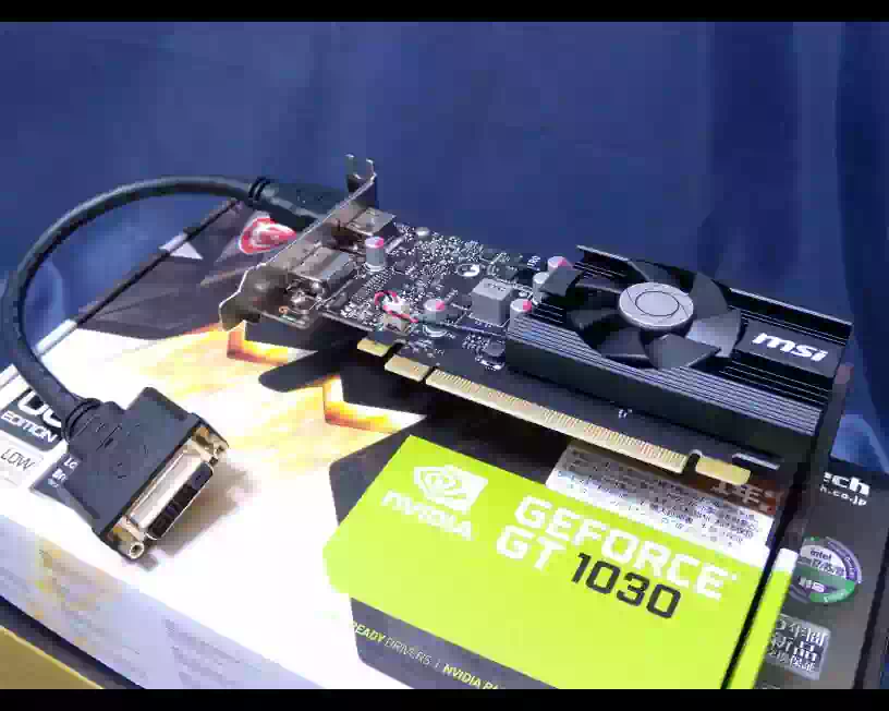 msi GT1030 2G LP OCにHDMI-DVIアダプタを接続している画像